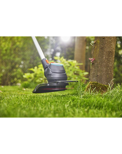 GARDENA Akumulátorový vyžínač trávy ComfortCut 23 / 18V P4A s batériou